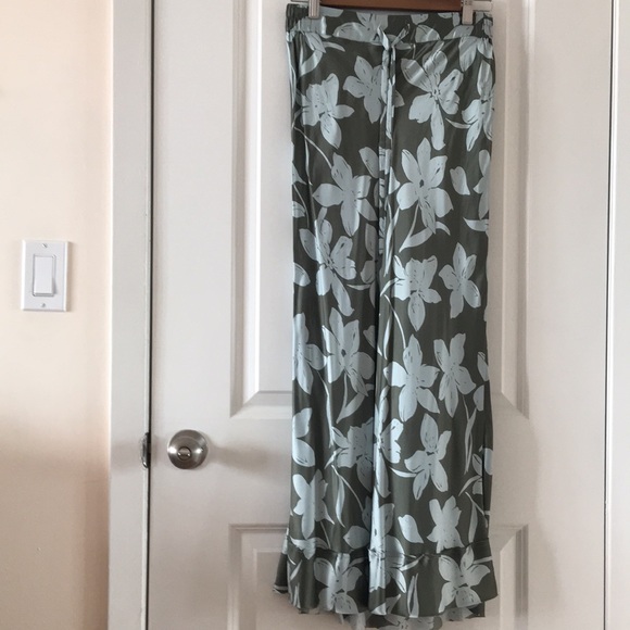 Lee Mathews Floral silk skirt - Picture 3 of 15